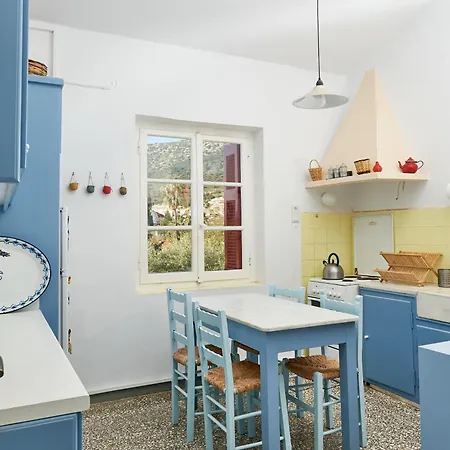 Cosy With Treehouse In Olive Grove