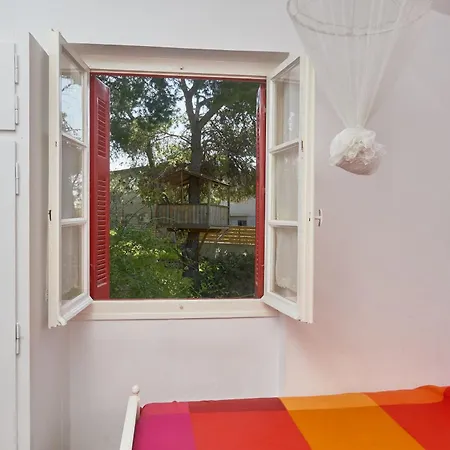 בית נופש Cosy With Treehouse In Olive Grove *