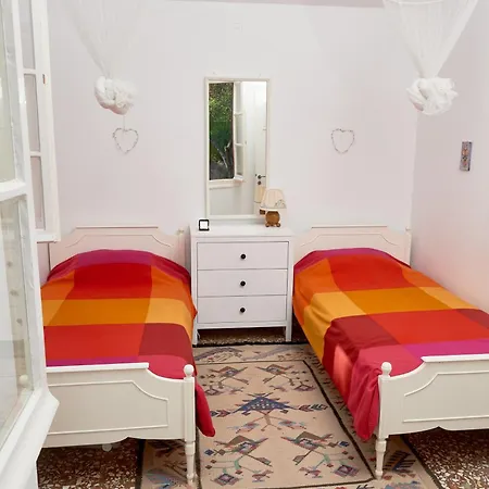 Cosy With Treehouse In Olive Grove *